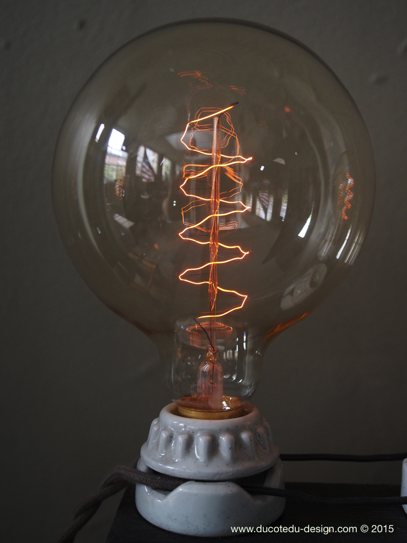 ampoule galaxie 125 filament de carbonne facon Thomas Edison neuve